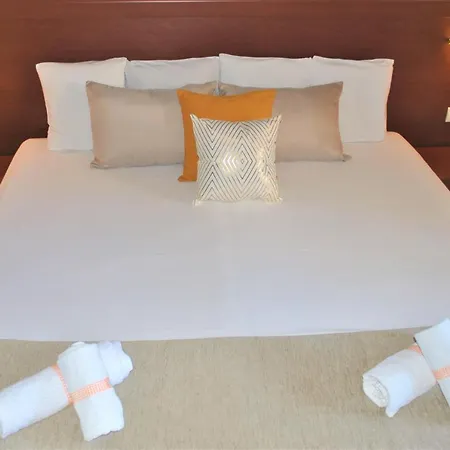 Tina Aparthotel *
