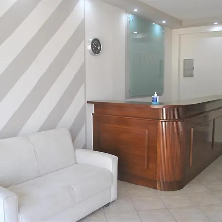 Tina Aparthotel